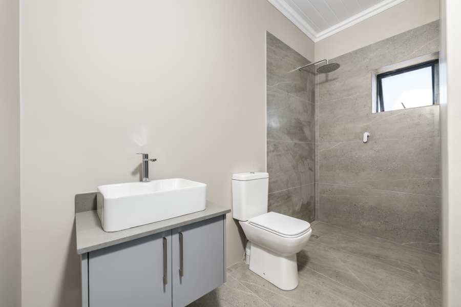 3 Bedroom Property for Sale in Outeniquasbosch Western Cape